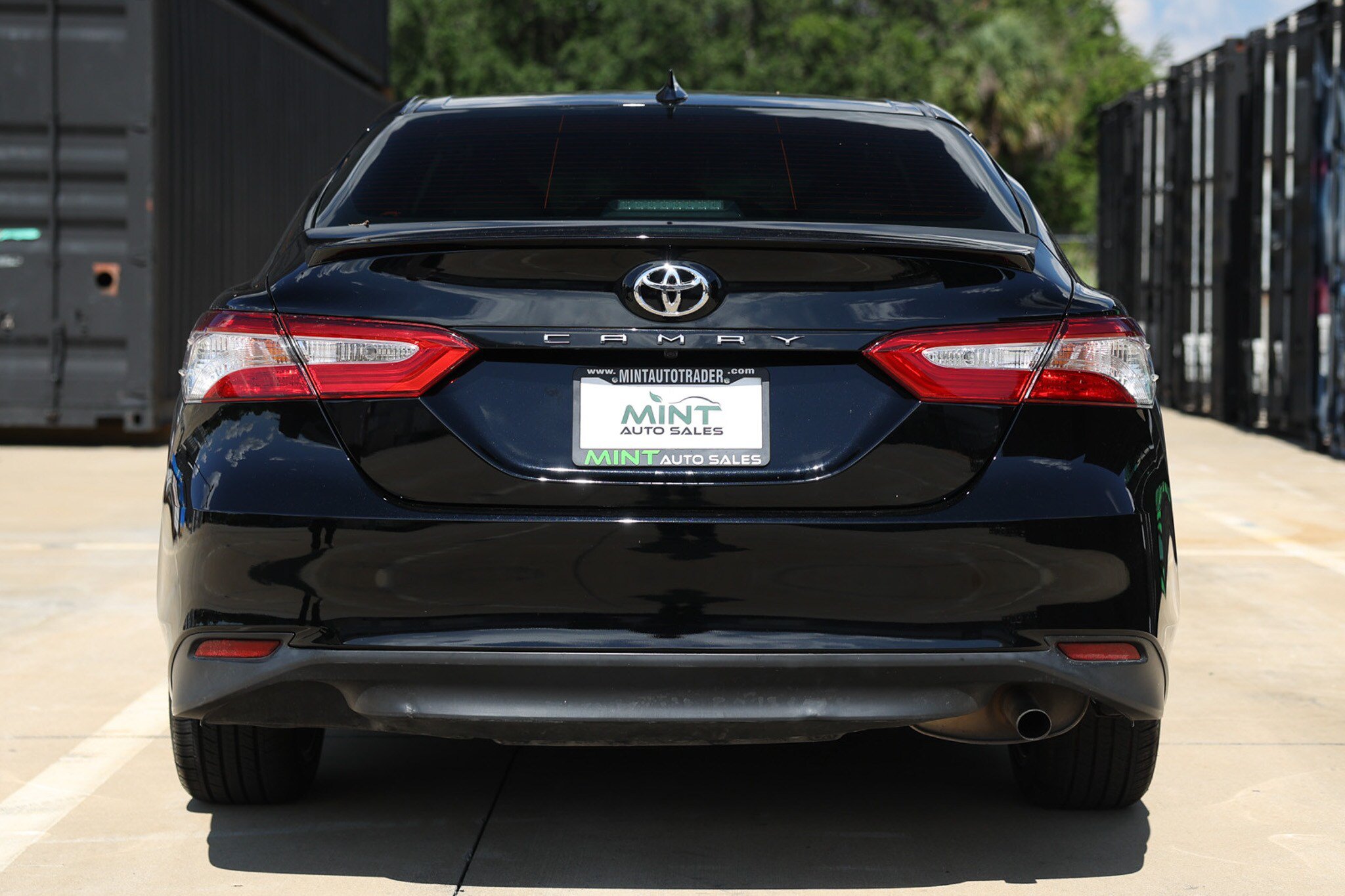 Used 2020 Toyota Camry LE FWD image 10