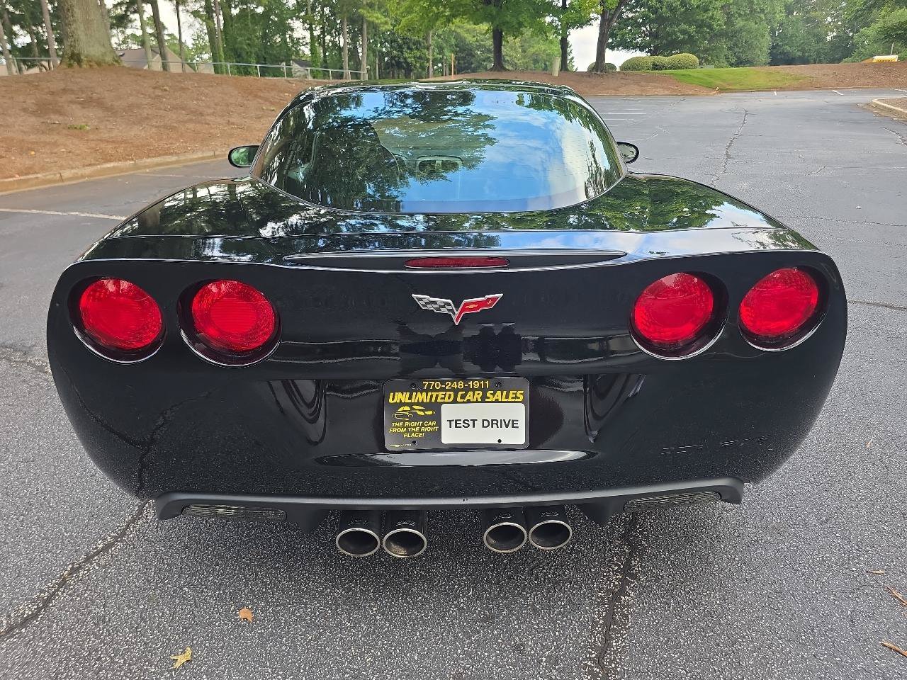 Used 2006 Chevrolet Corvette Coupe w/ Preferred Equipment Group RWD image 4