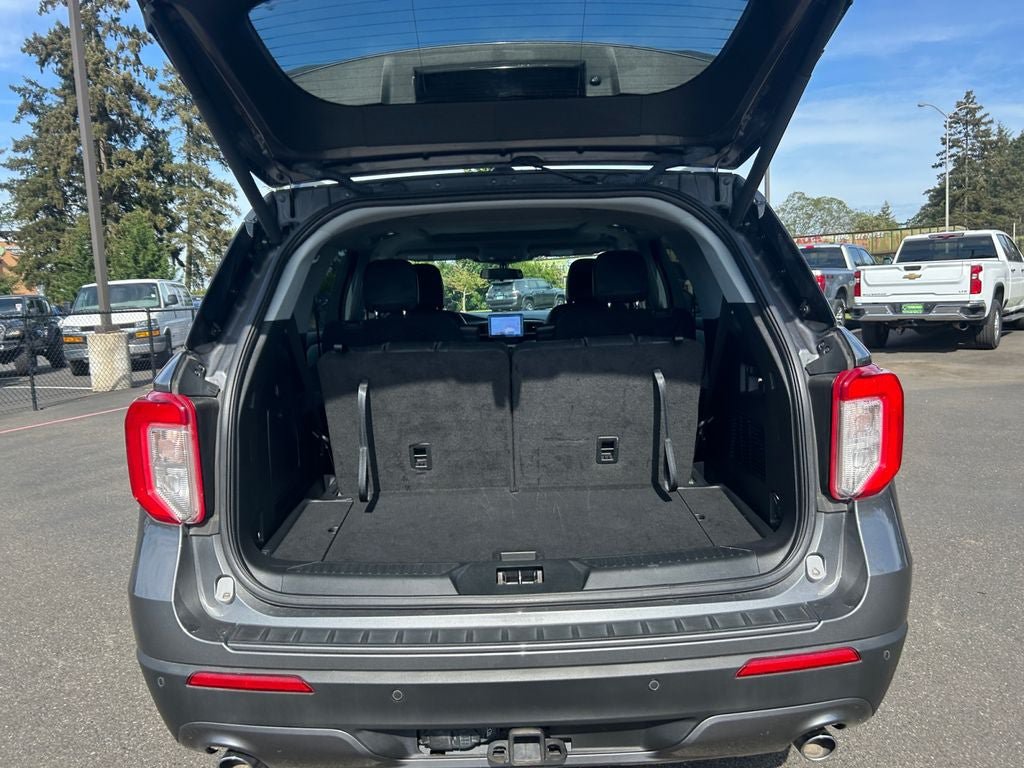 Used 2023 Ford Explorer XLT w/ Equipment Group 202A AWD/4WD image 22