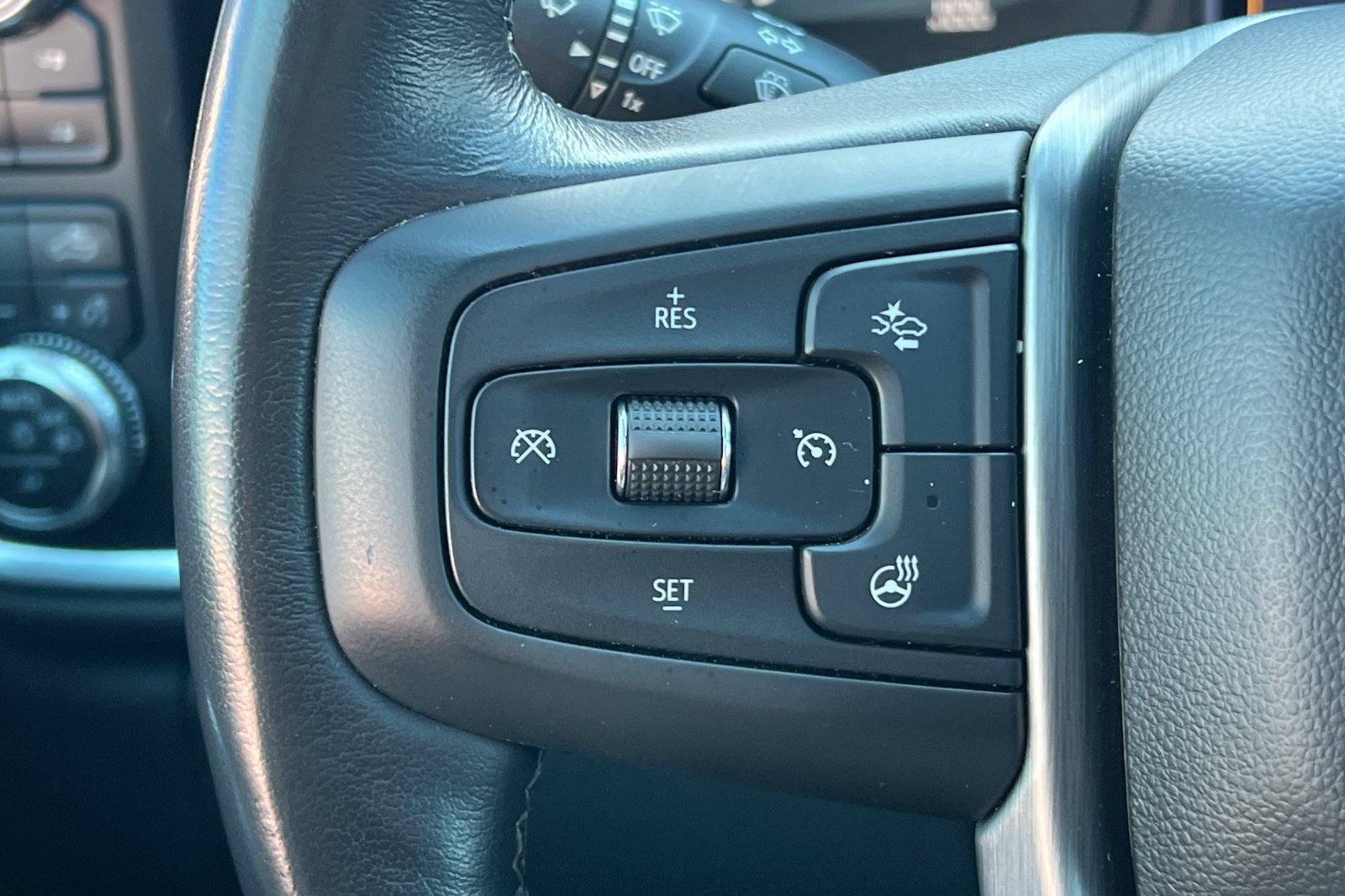 Used 2020 GMC Sierra 3500 Denali w/ Denali Ultimate Package image 33