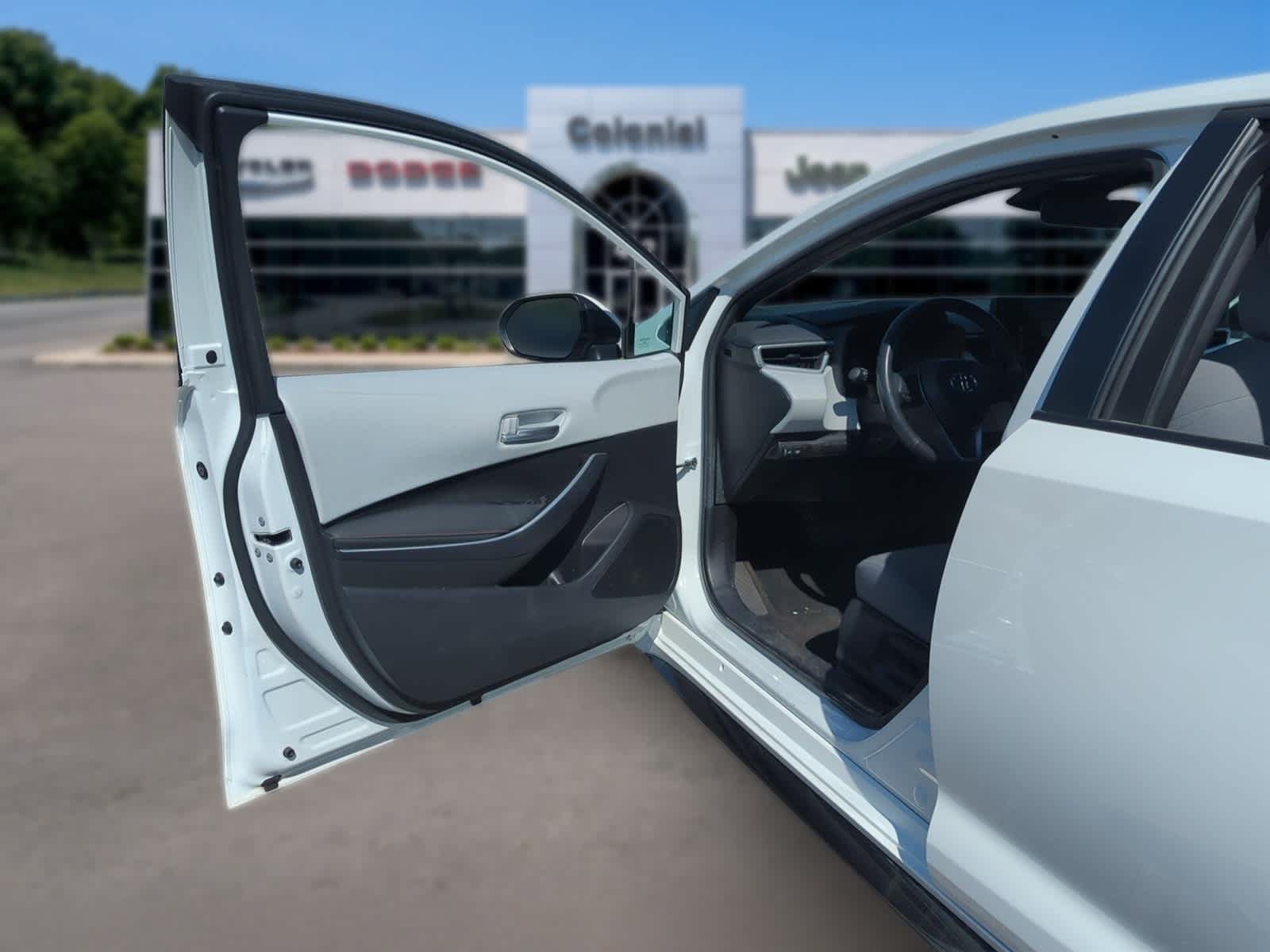 Used 2024 Toyota Corolla SE FWD image 11