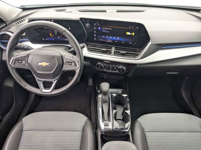 Used 2025 Chevrolet Trax LT w/ LT Convenience Package FWD image 14