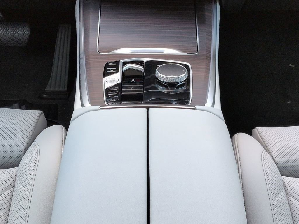 New 2026 BMW X5 xDrive40i w/ Climate Comfort Package image 19