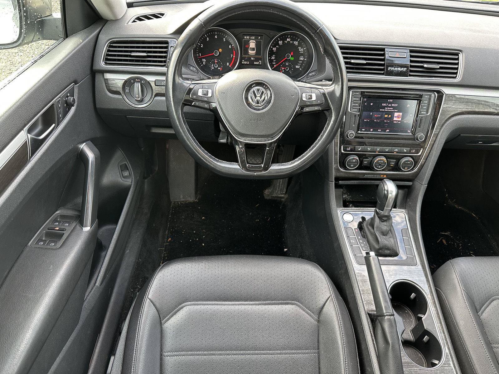 Used 2018 Volkswagen Passat 2.0T SE FWD image 12