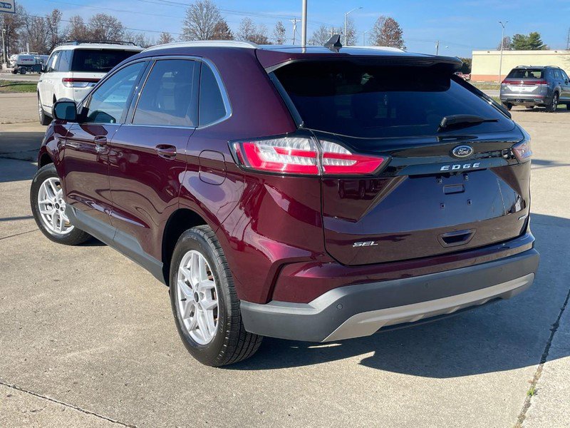 Used 2024 Ford Edge SEL w/ Convenience Package image 4