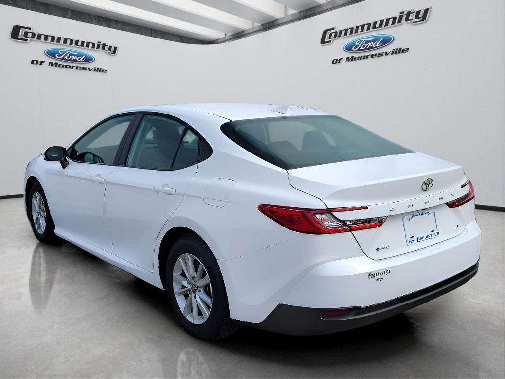 Used 2025 Toyota Camry LE image 6