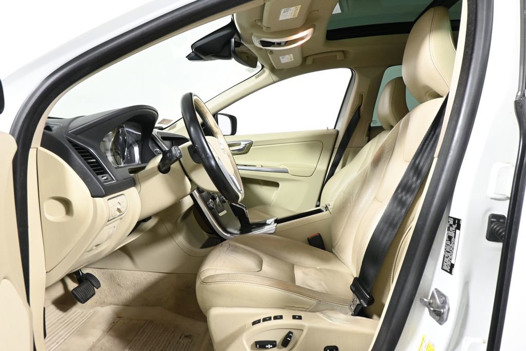 Used 2015 Volvo XC60 T5 image 3