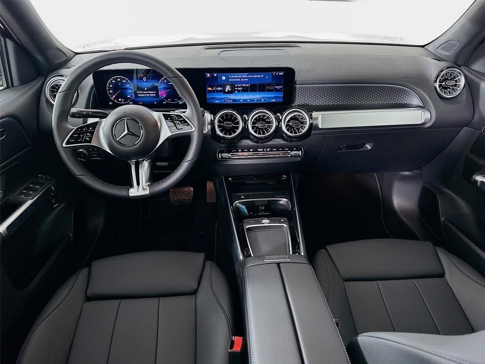 Used 2026 Mercedes-Benz GLB 250 4MATIC image 28