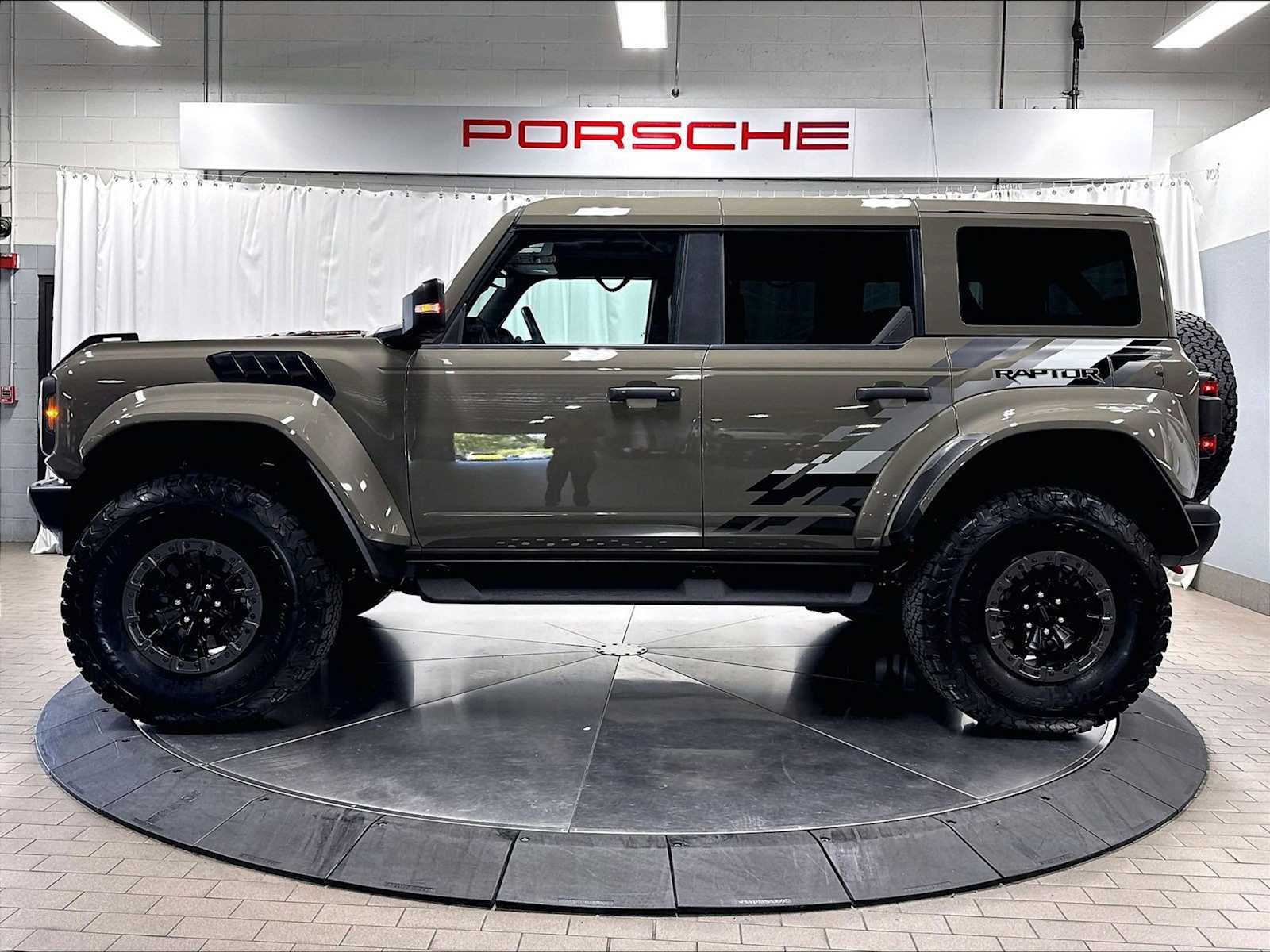 Used 2025 Ford Bronco Raptor w/ Interior Carbon Fiber Pack AWD/4WD image 2