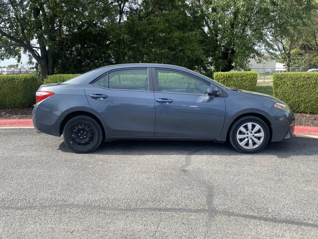 Used 2014 Toyota Corolla LE FWD image 2