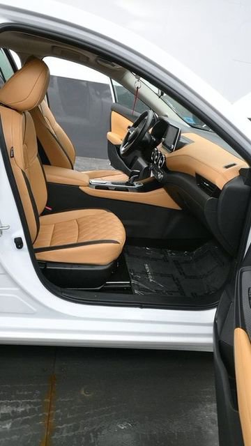 Used 2023 Nissan Sentra SV w/ SV Premium Package image 10