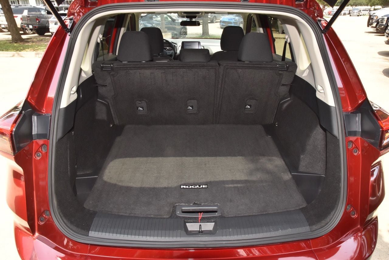 Used 2025 Nissan Rogue S FWD image 34