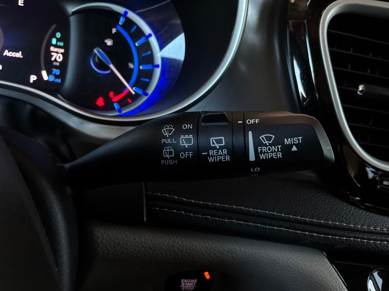 Used 2023 Chrysler Pacifica Touring-L FWD image 46