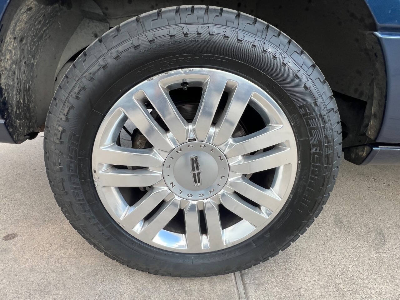 Used 2014 Lincoln Navigator L 4WD image 8
