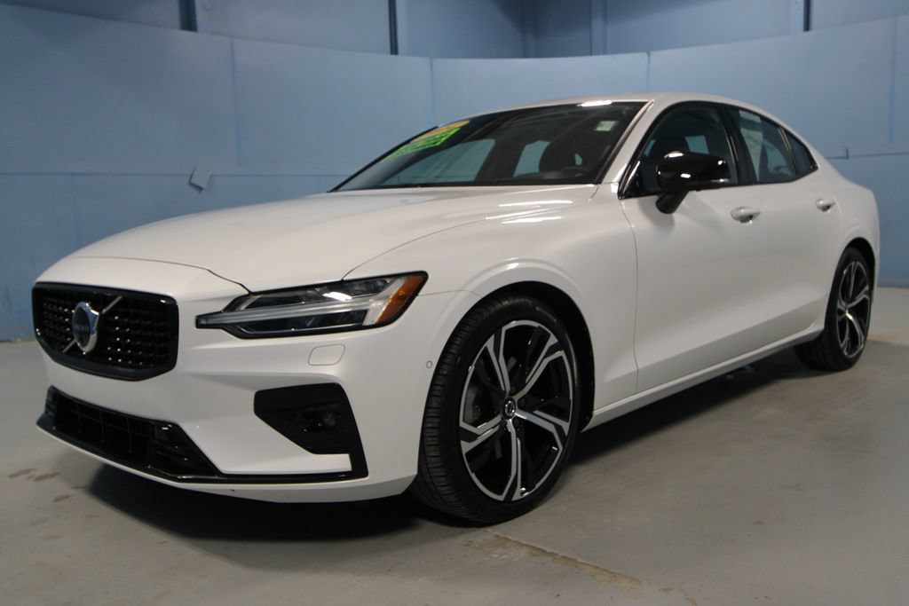 Used 2024 Volvo S60 B5 Plus AWD/4WD image 24