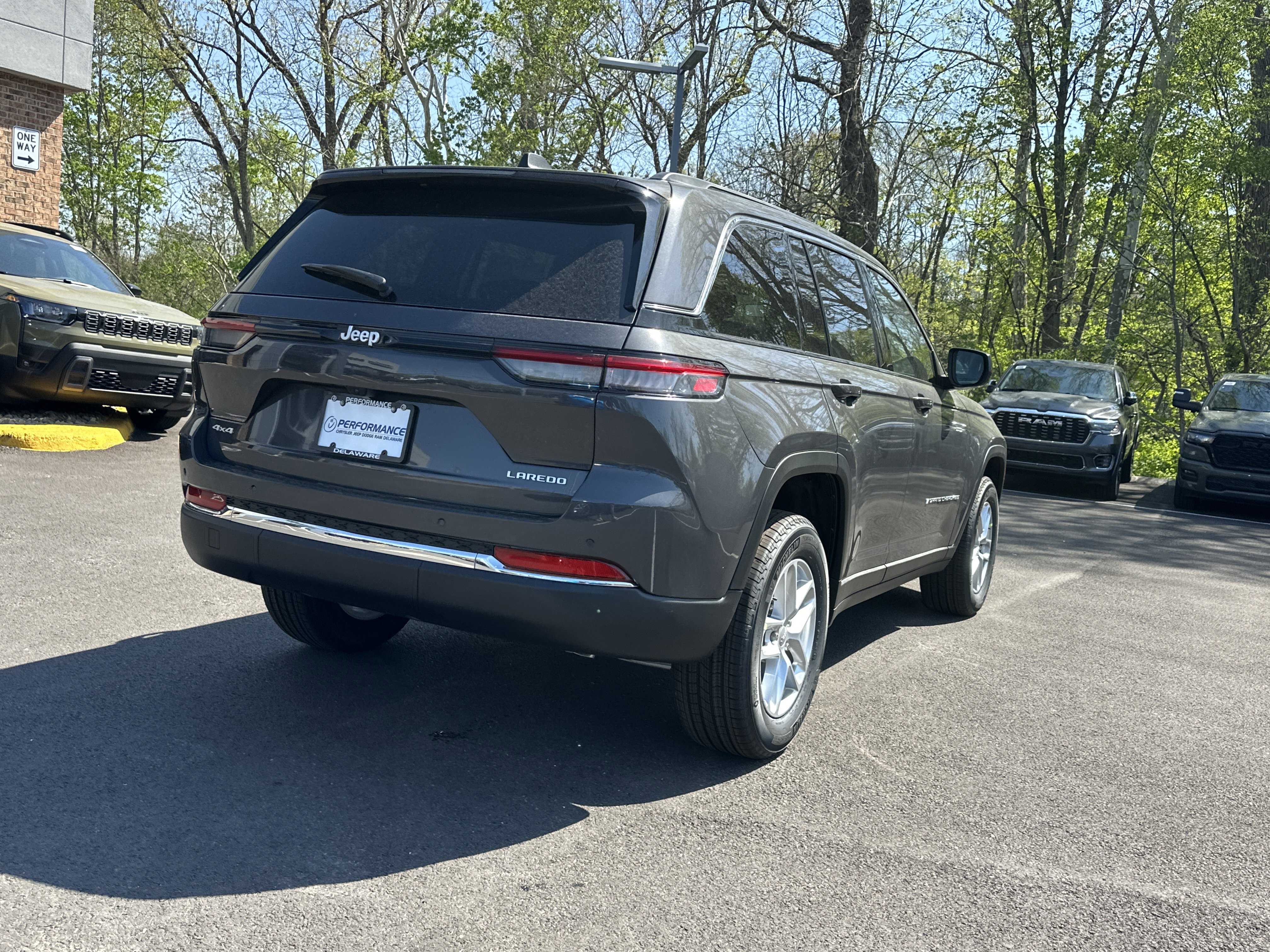 New 2026 Jeep Grand Cherokee Laredo AWD/4WD image 16