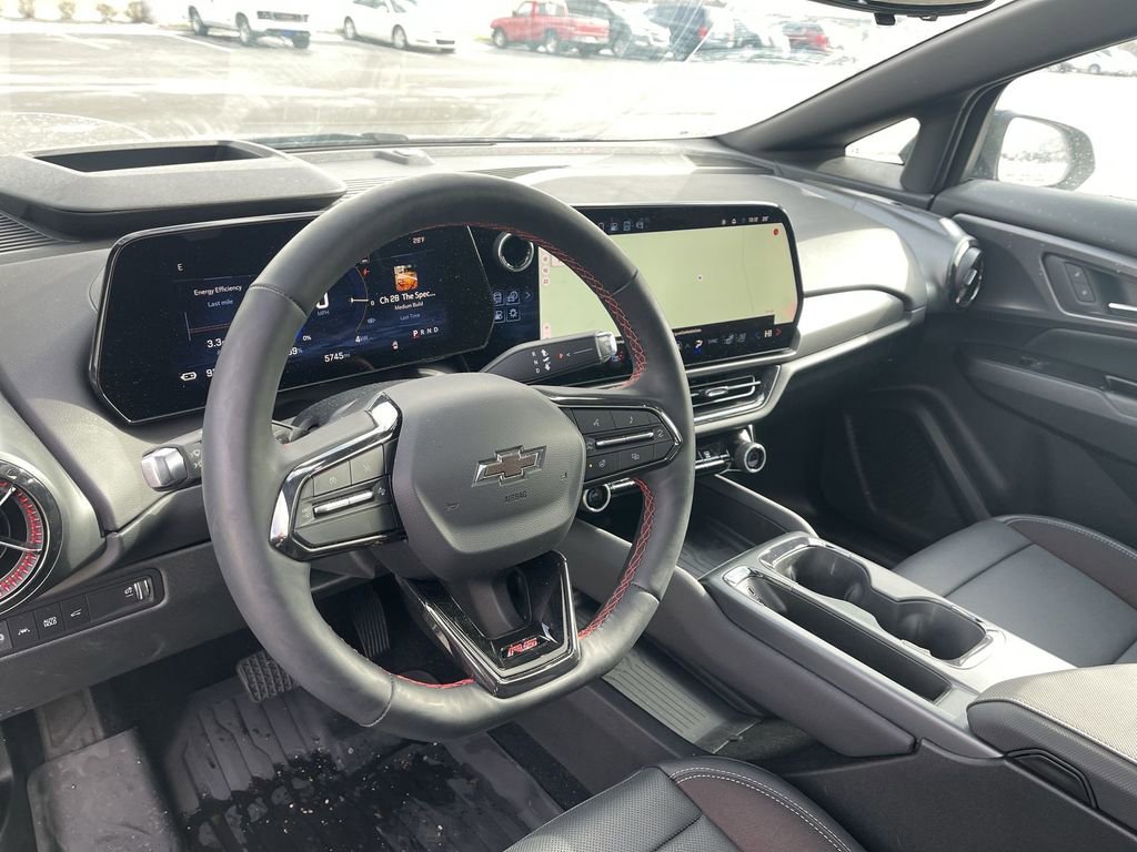 Used 2025 Chevrolet Equinox EV RS image 4