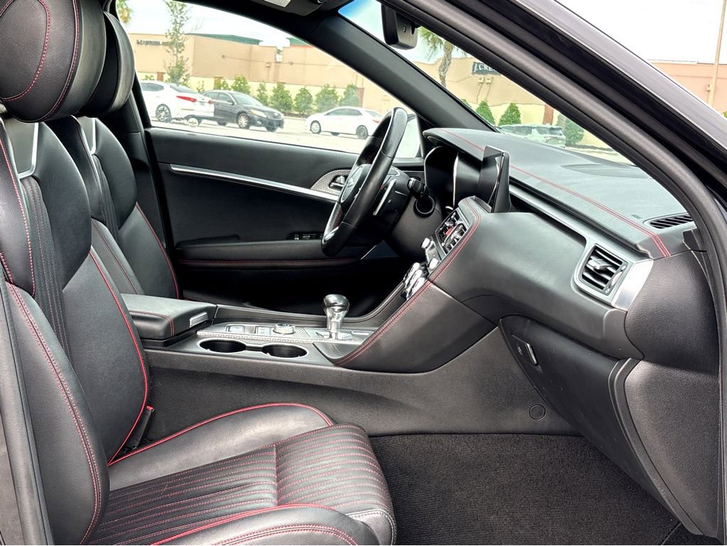 Used 2023 Genesis G70 2.0T w/ Sport Prestige Package RWD image 11