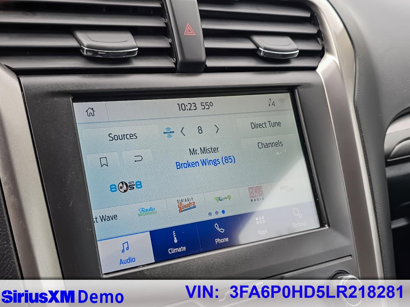 Used 2020 Ford Fusion SE FWD image 26