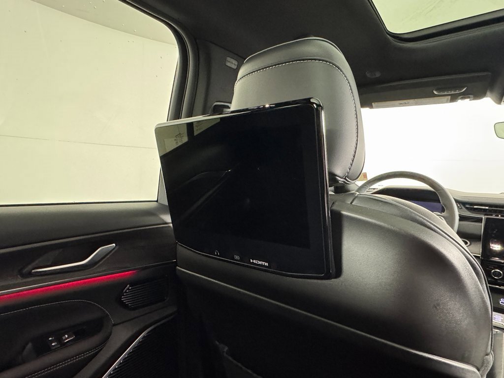 Used 2023 Jeep Grand Cherokee Overland w/ Rear Seat Video Group I image 27