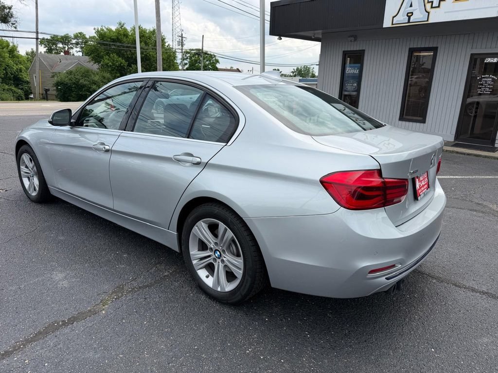 Used 2018 BMW 330i xDrive Sedan w/ Convenience Package AWD/4WD image 10