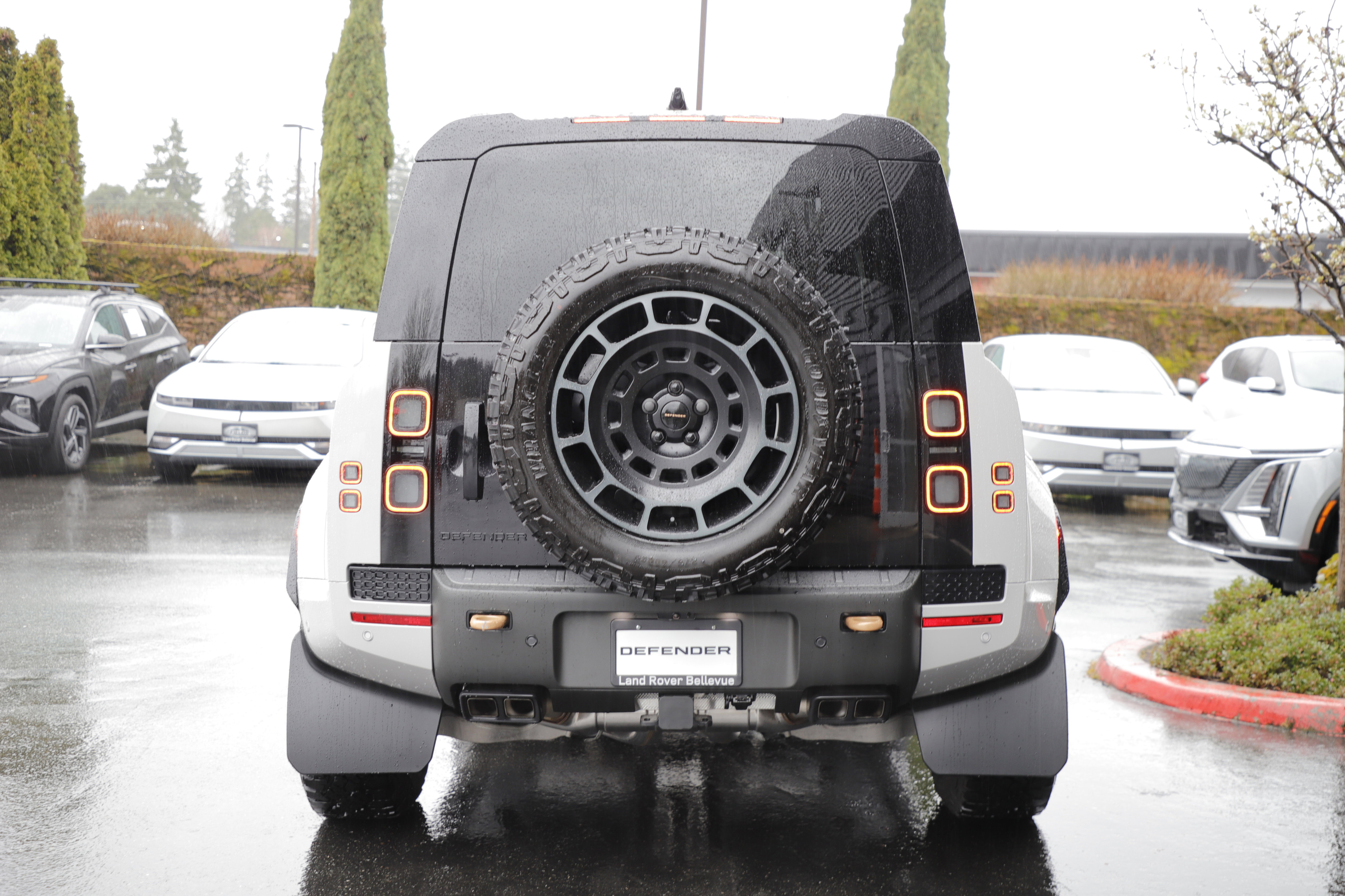 New 2026 Land Rover Defender 110 OCTA AWD/4WD image 5
