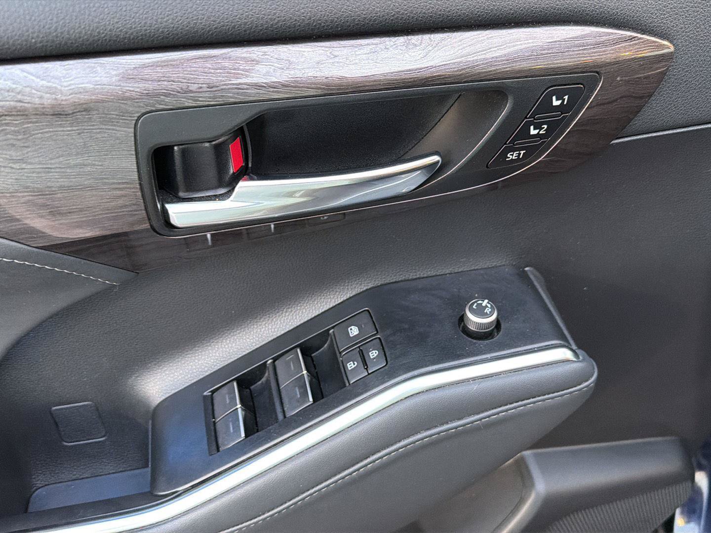 Used 2022 Toyota Highlander Platinum FWD image 36