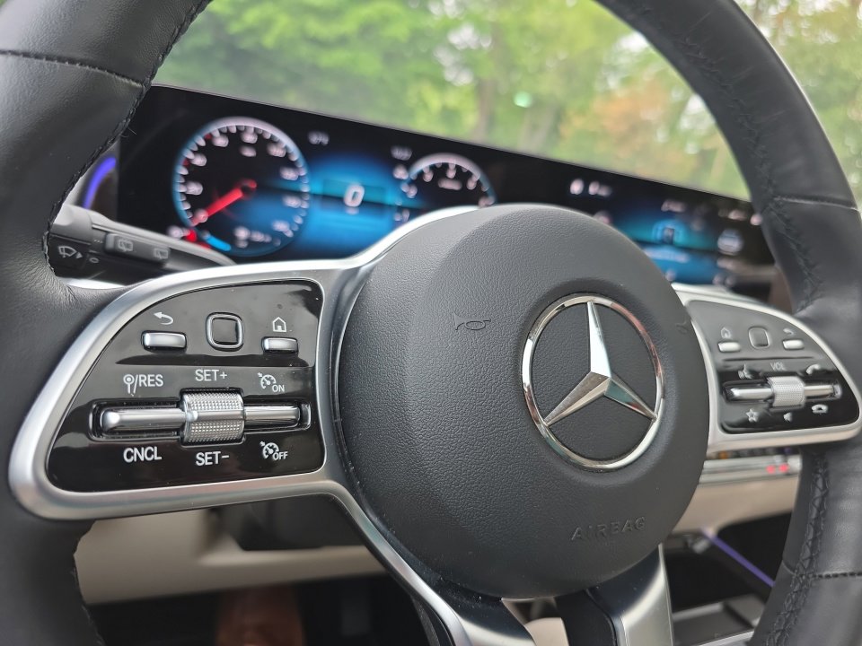Used 2023 Mercedes-Benz GLB 250 4MATIC image 24