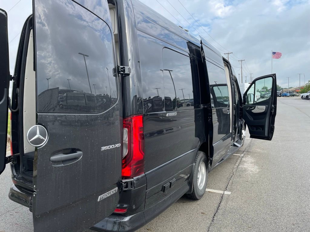 Used 2024 Mercedes-Benz Sprinter 3500 image 16