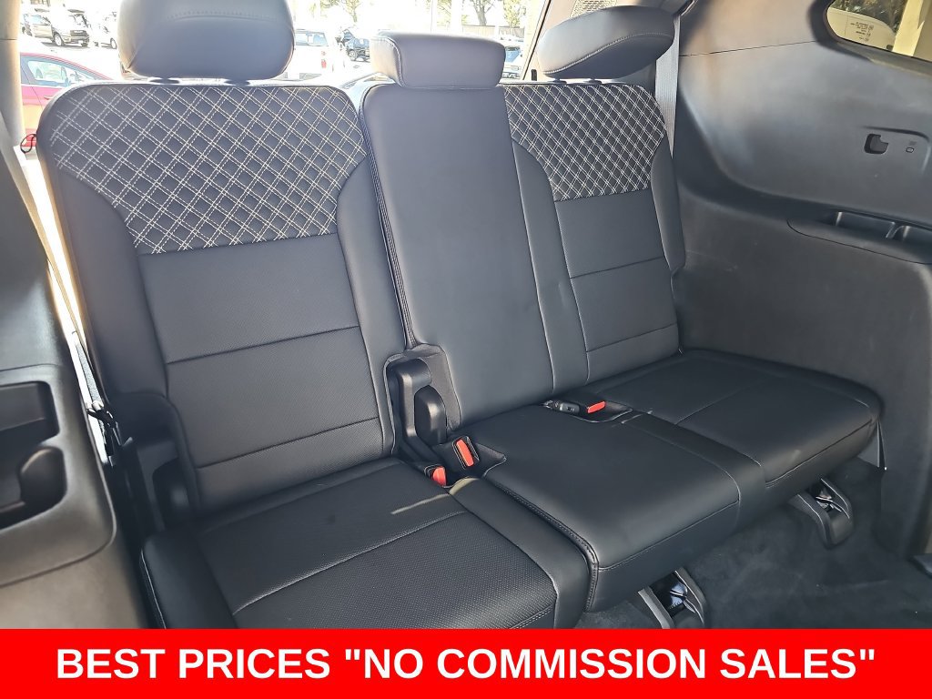 Used 2024 GMC Acadia Denali w/ Super Cruise Package FWD image 12