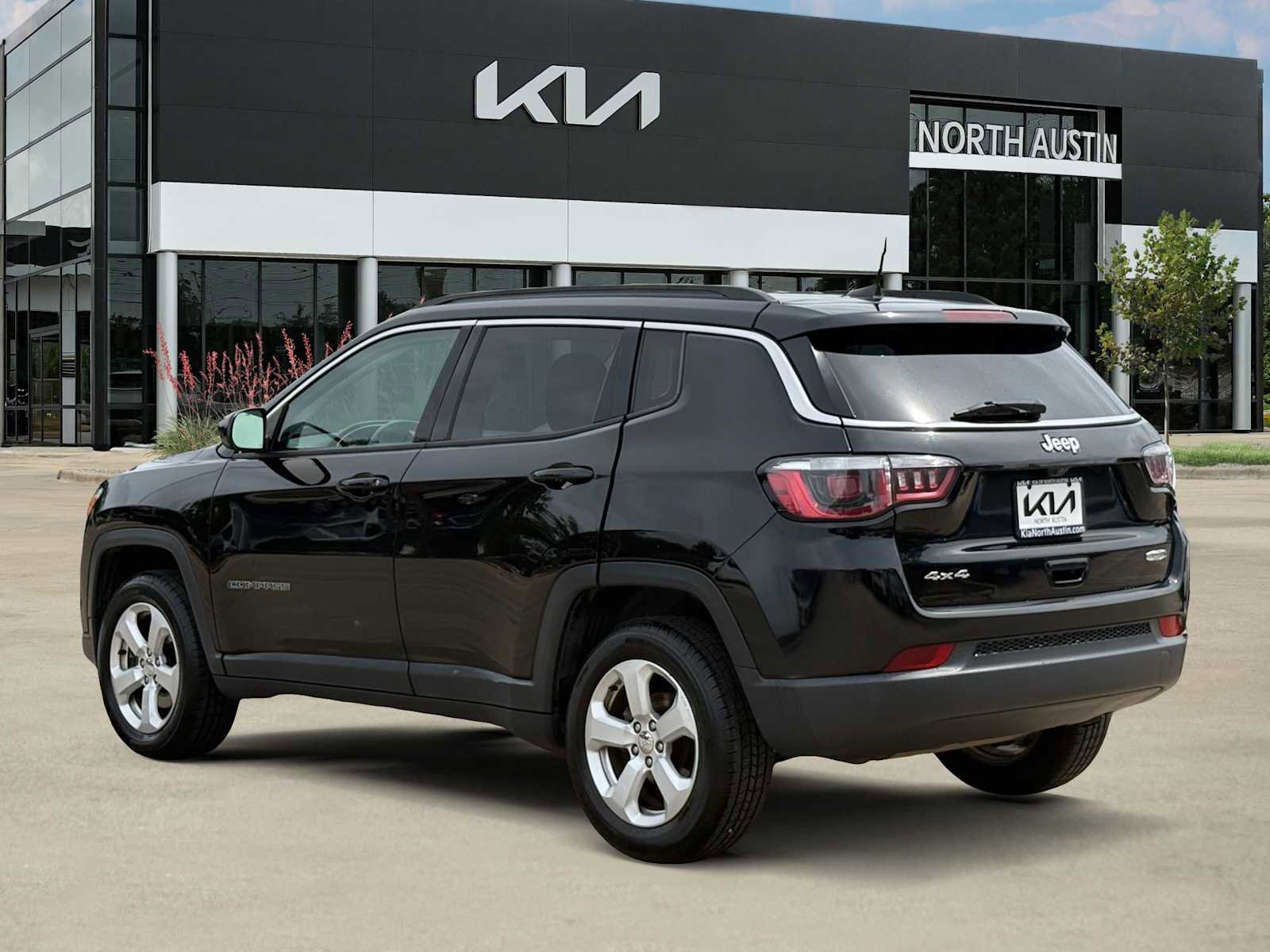 Used 2019 Jeep Compass Latitude AWD/4WD image 9
