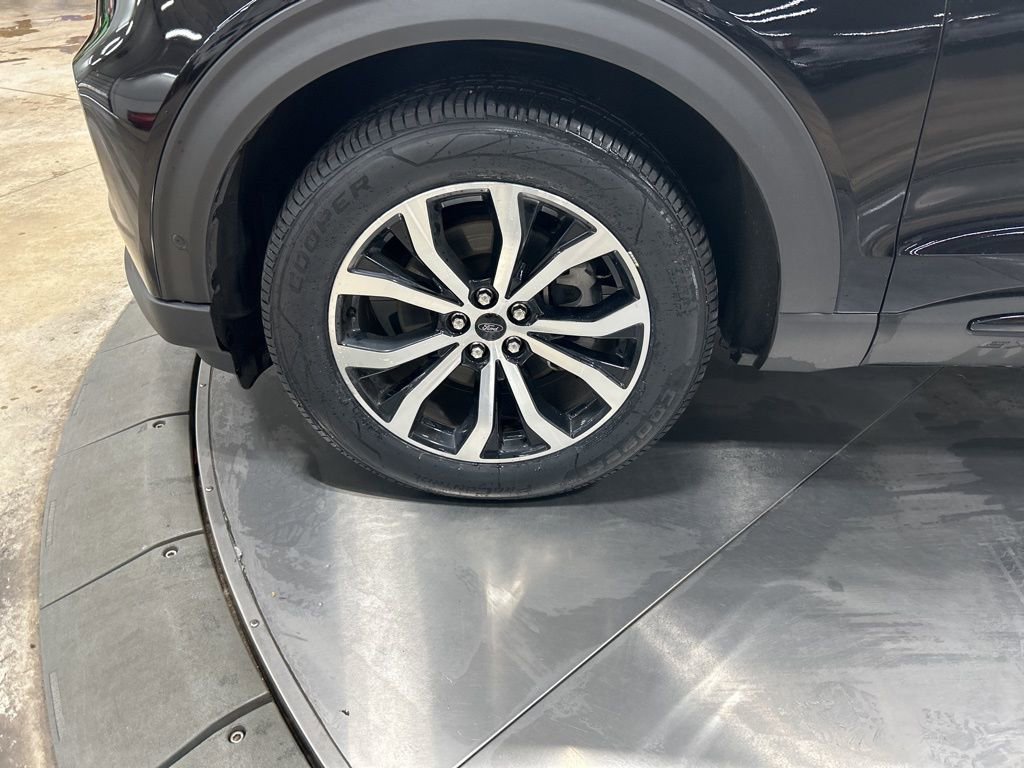 Used 2020 Ford Explorer ST w/ Premium Technology Package image 36