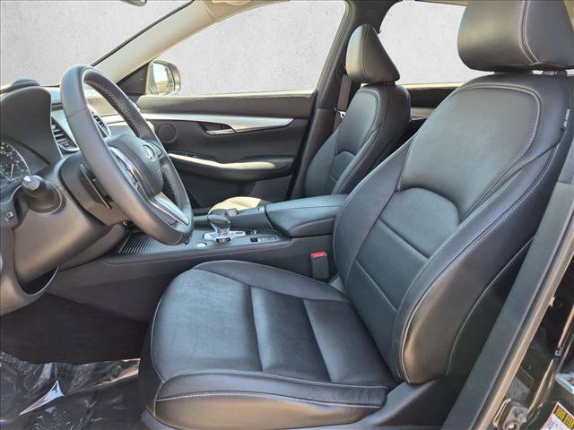 Used 2019 INFINITI QX50 Luxe w/ Navigation Package FWD image 17