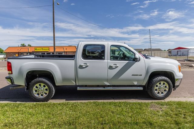 Used 2012 GMC Sierra 2500 SLT w/ SLT Convenience Package AWD/4WD image 4