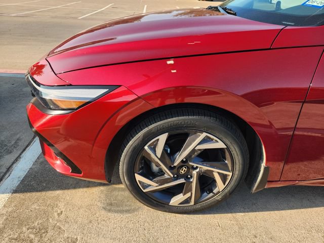 Used 2024 Hyundai Elantra Limited FWD image 7