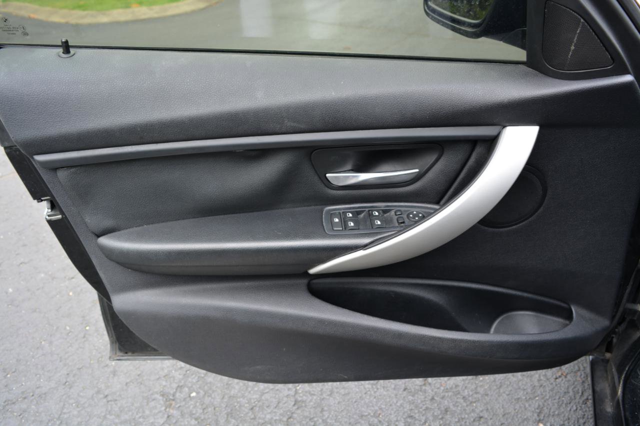 Used 2013 BMW 328i Sedan RWD image 9