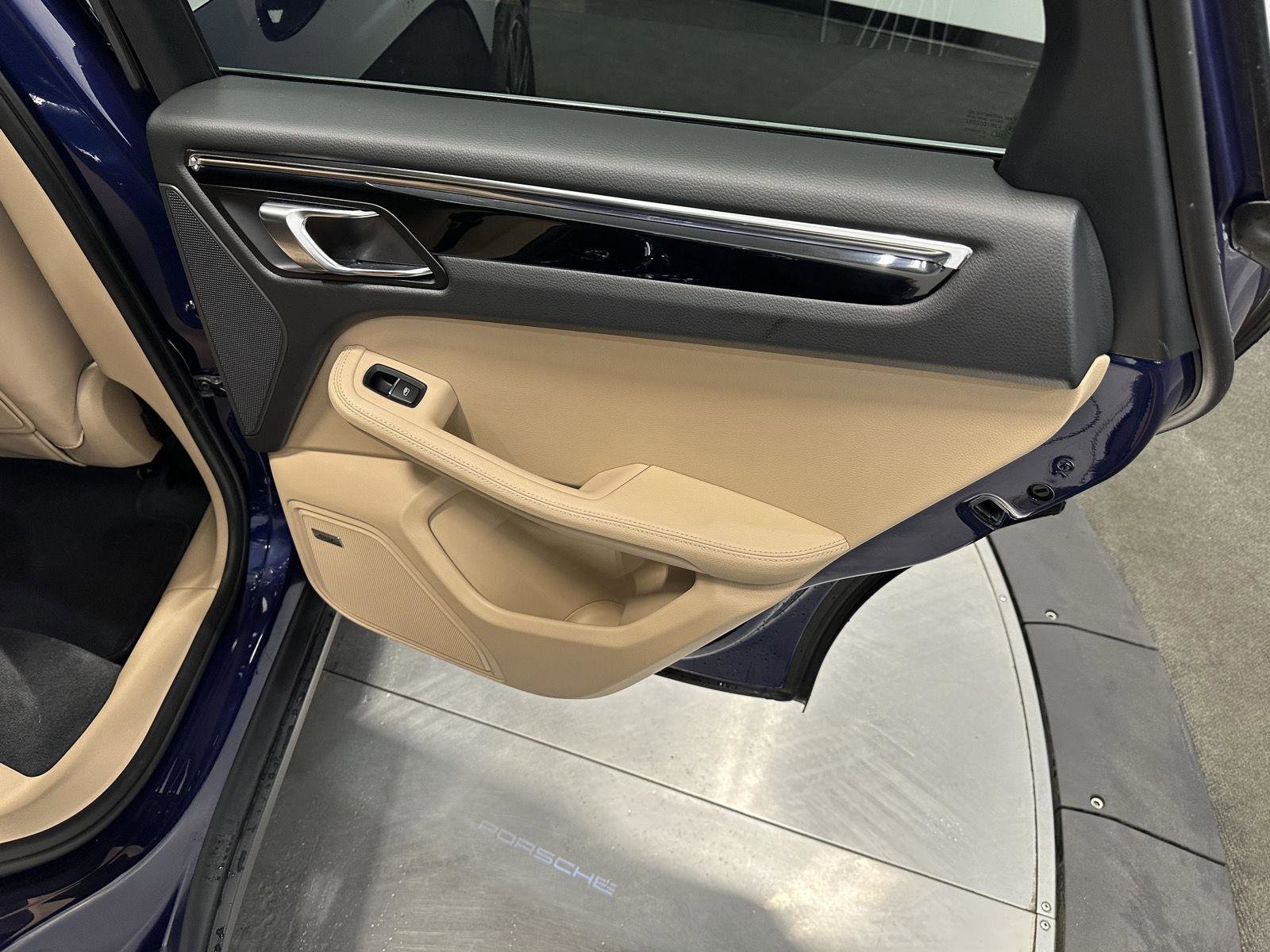 Certified 2026 Porsche Macan AWD/4WD image 40