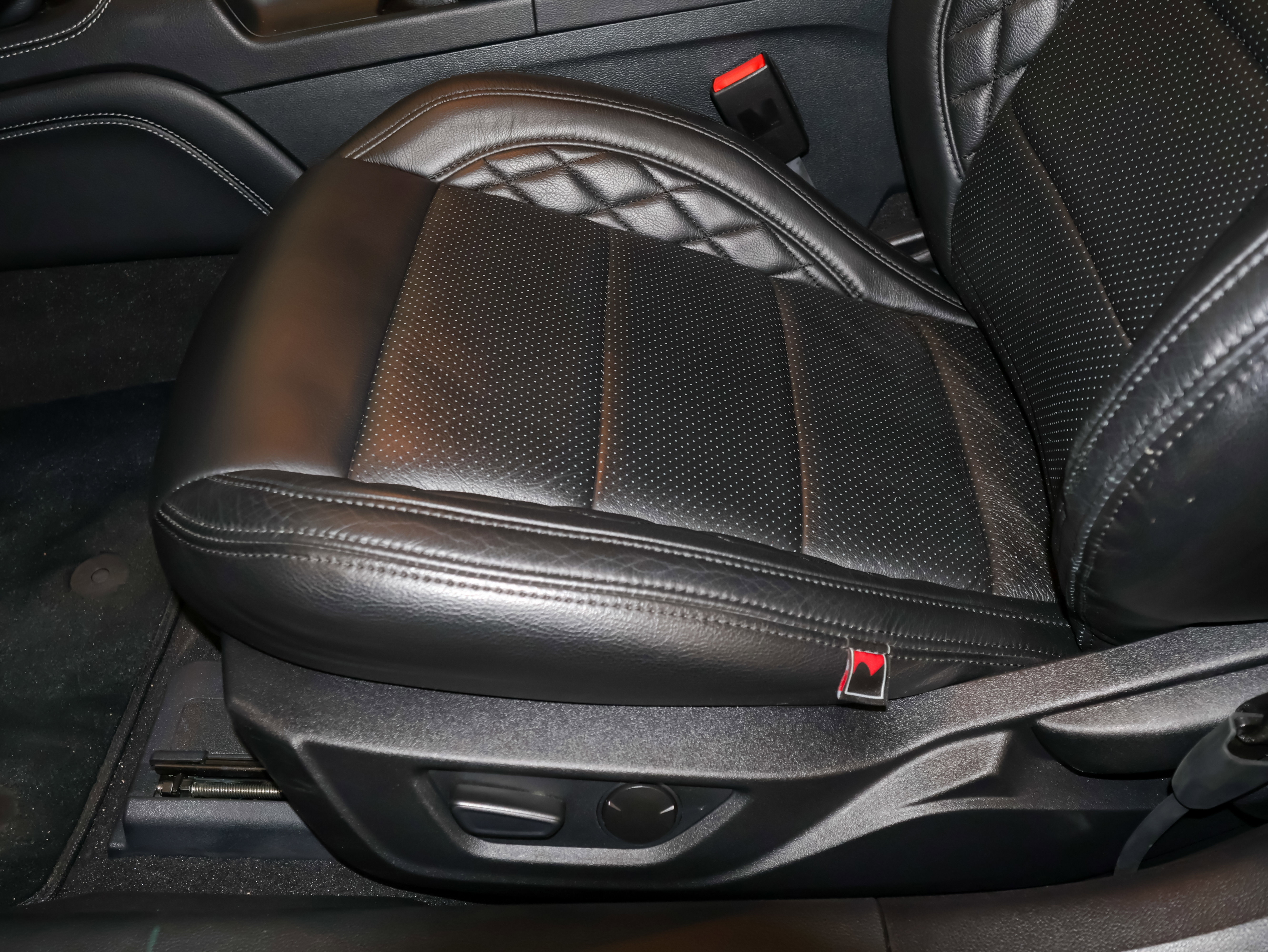 Used 2021 Ford Mustang GT Premium w/ GT Performance Package RWD image 21