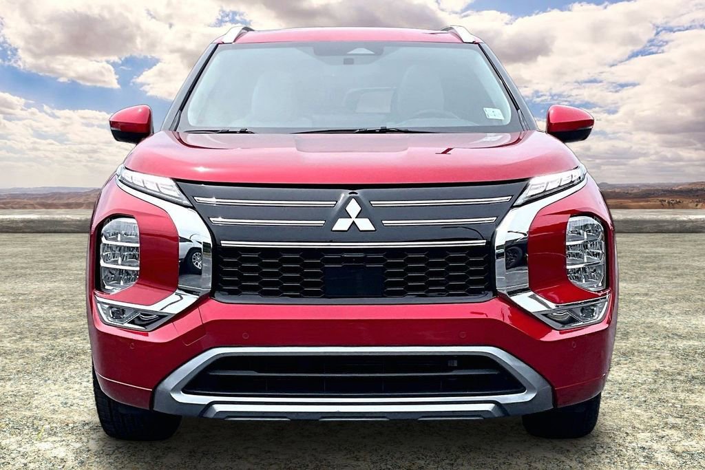 Used 2025 Mitsubishi Outlander SEL FWD image 2