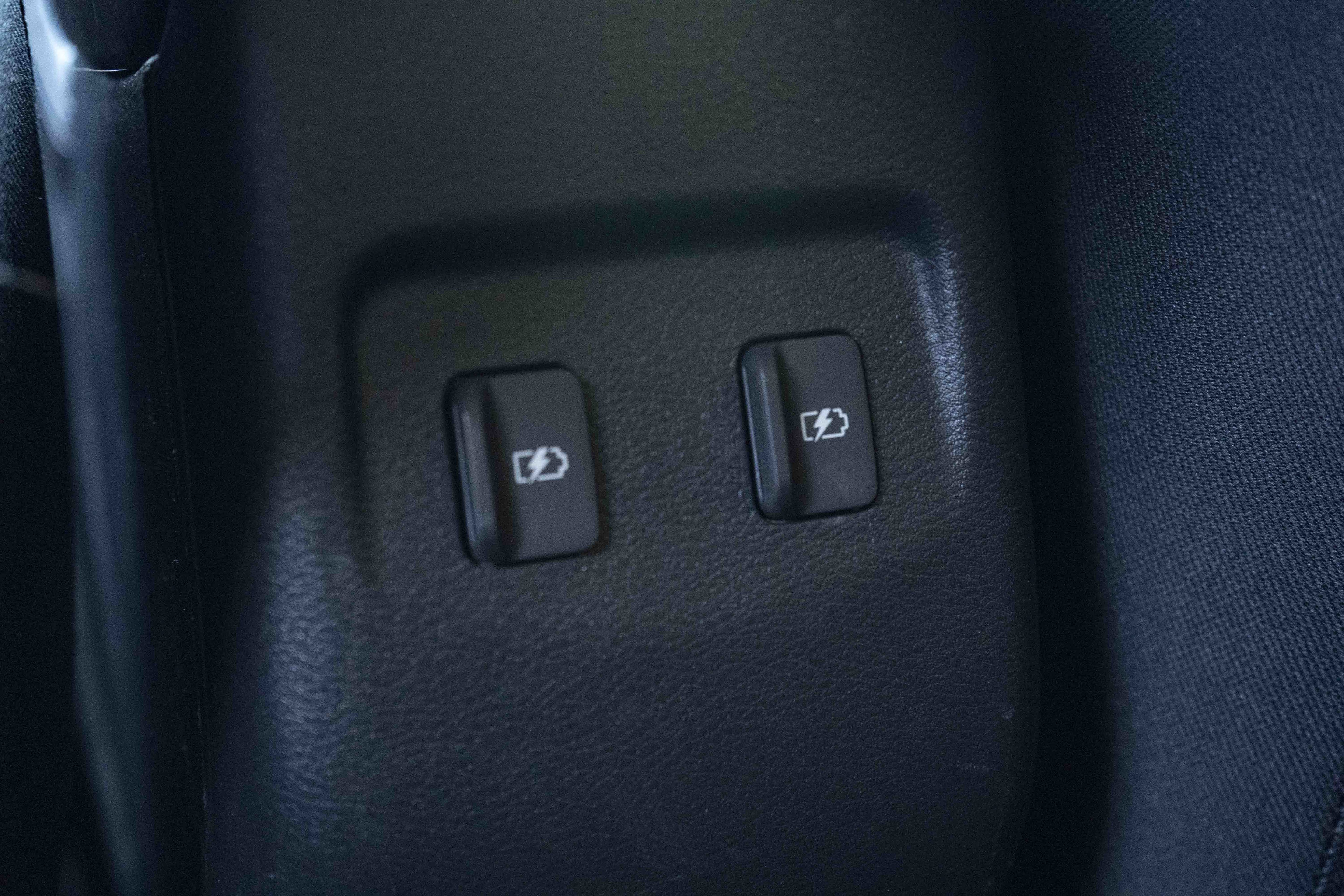 Used 2023 Nissan Kicks SR FWD image 35