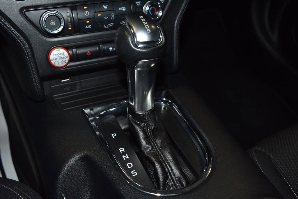 Used 2017 Ford Mustang Coupe image 13