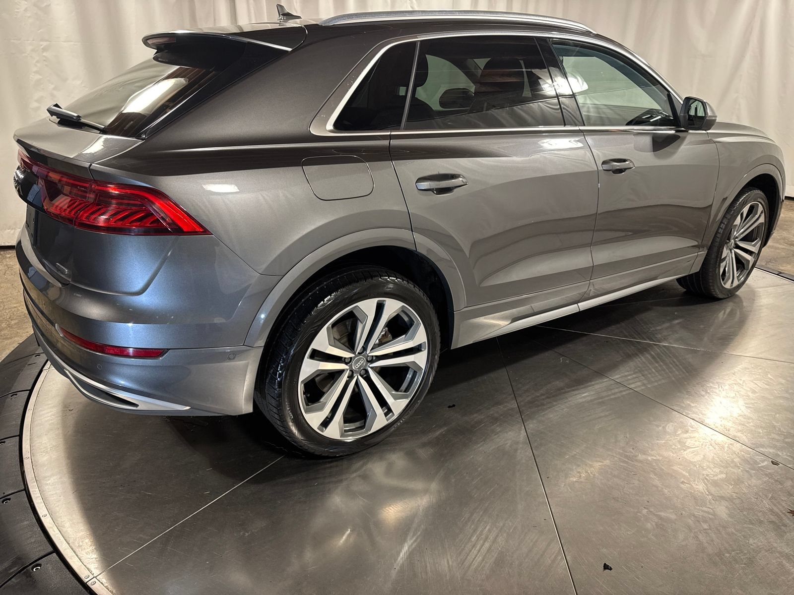 Used 2020 Audi Q8 Prestige w/ Prestige Package AWD/4WD image 8
