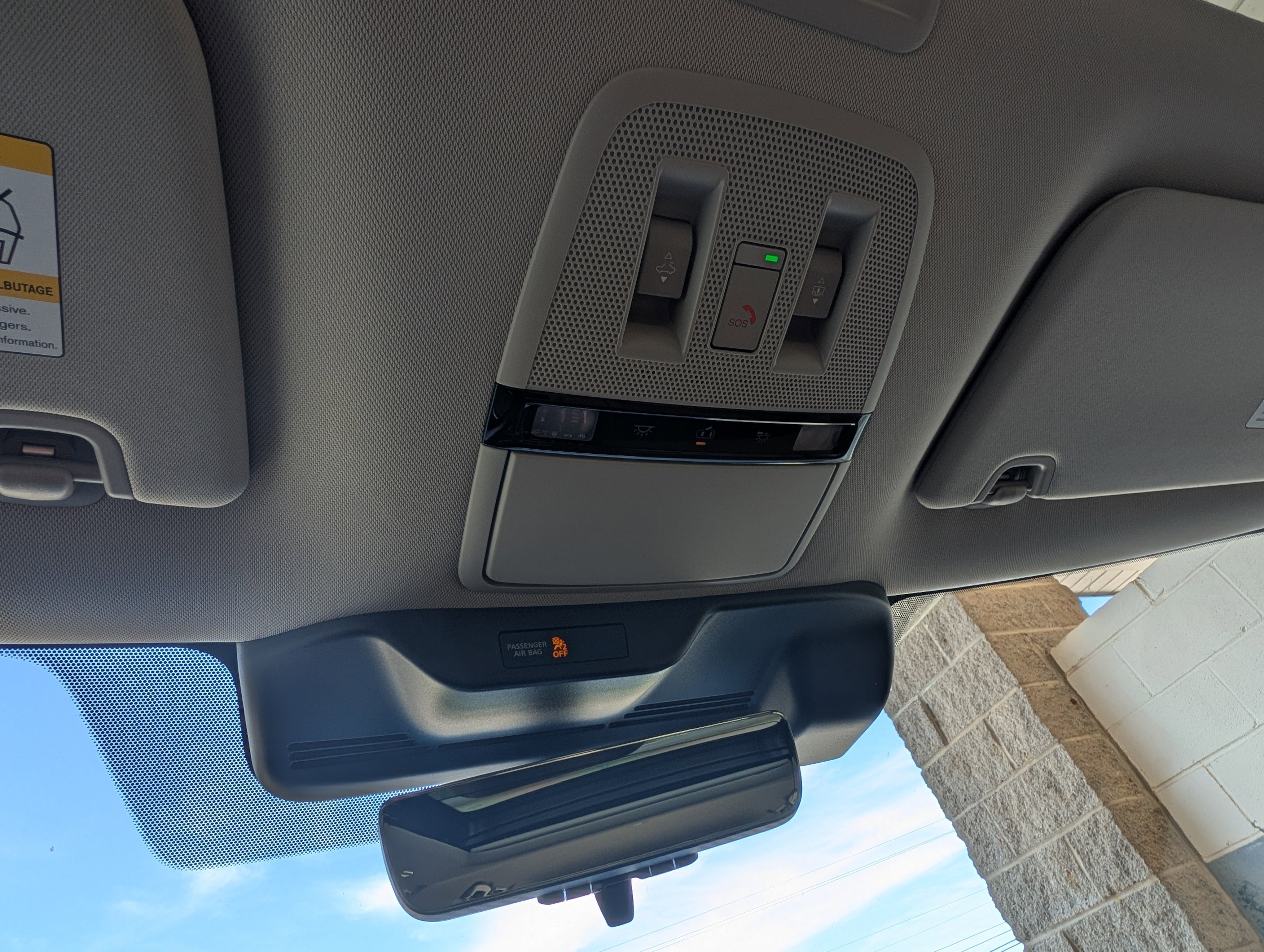 Used 2025 INFINITI QX80 Sensory image 32