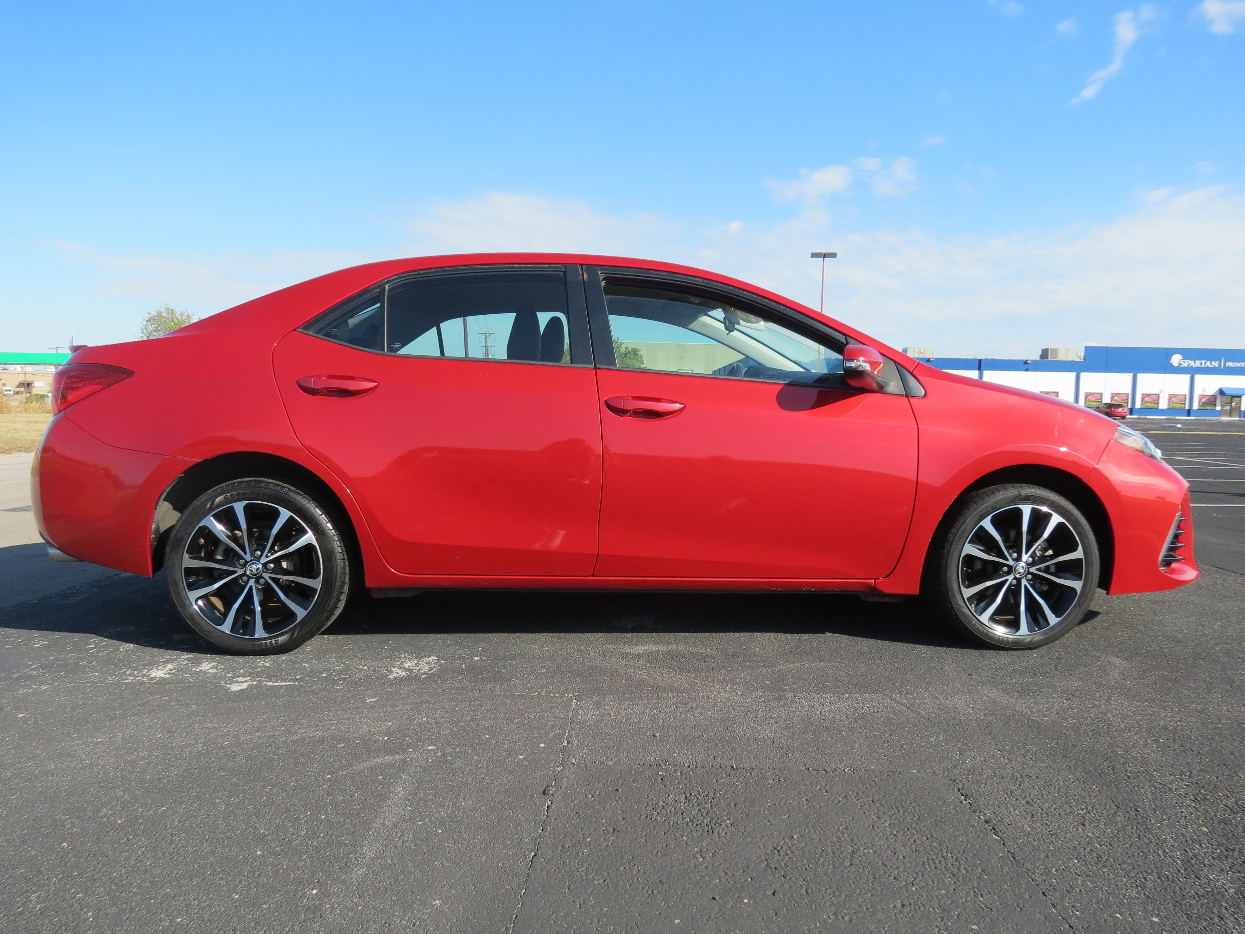 Used 2017 Toyota Corolla SE image 4