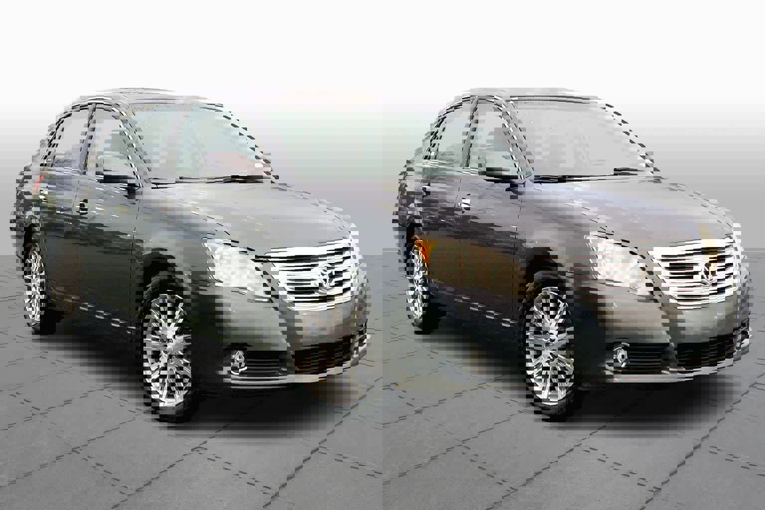 Used 2009 Toyota Avalon XL image 2