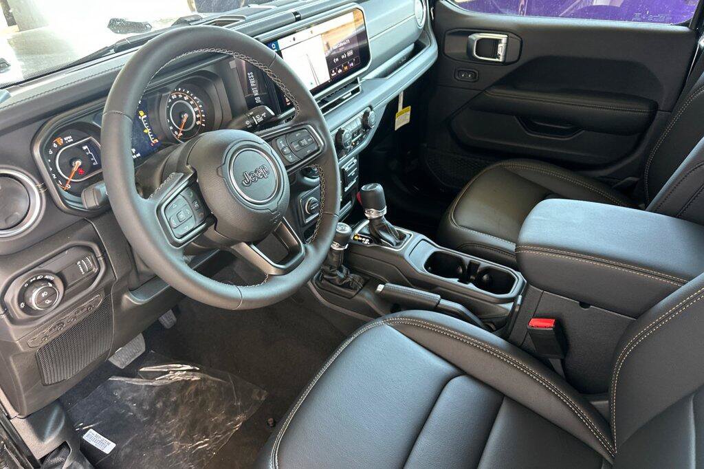 New 2026 Jeep Gladiator Sport AWD/4WD image 10