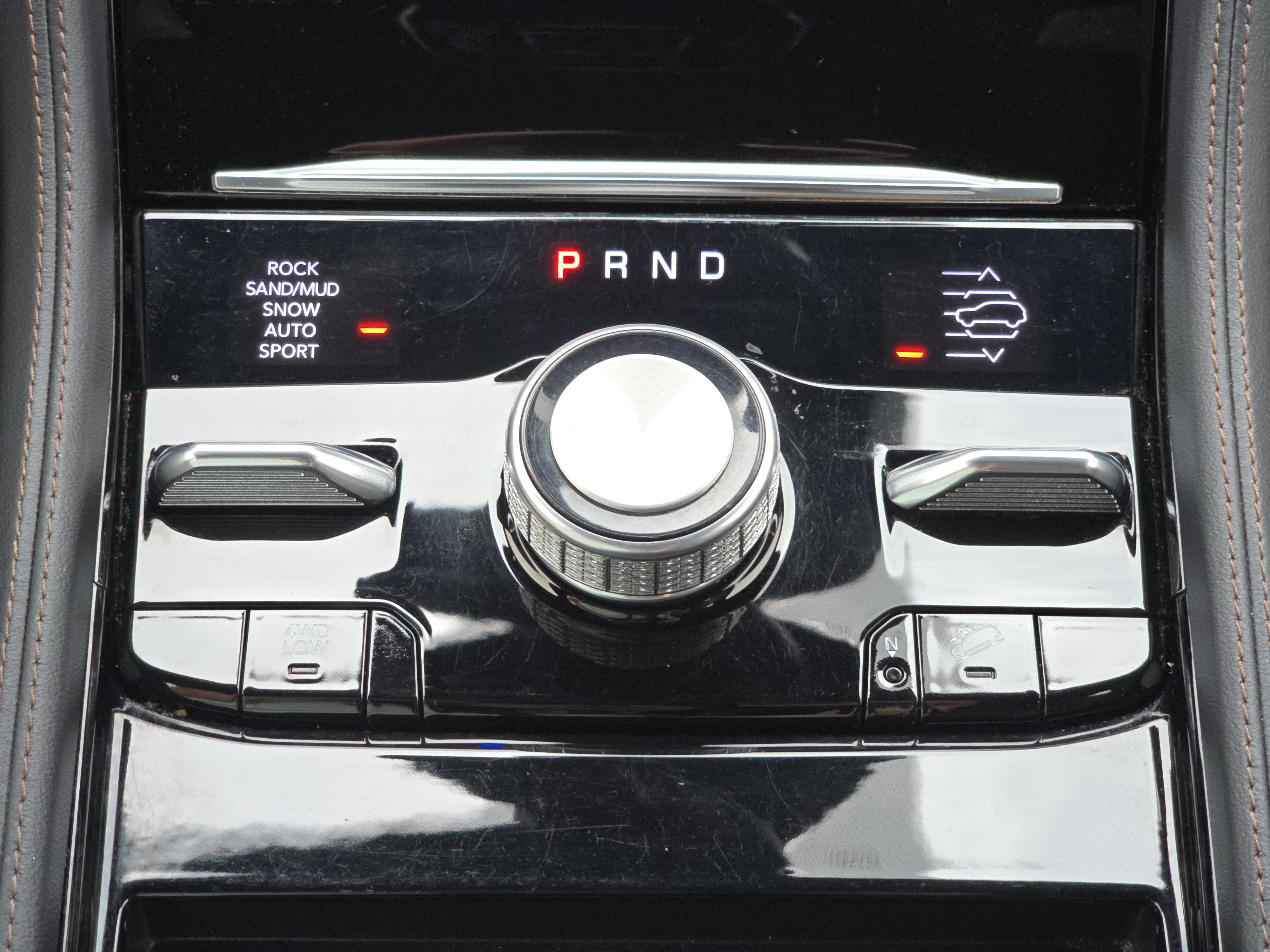 Used 2023 Jeep Grand Cherokee Summit AWD/4WD image 26