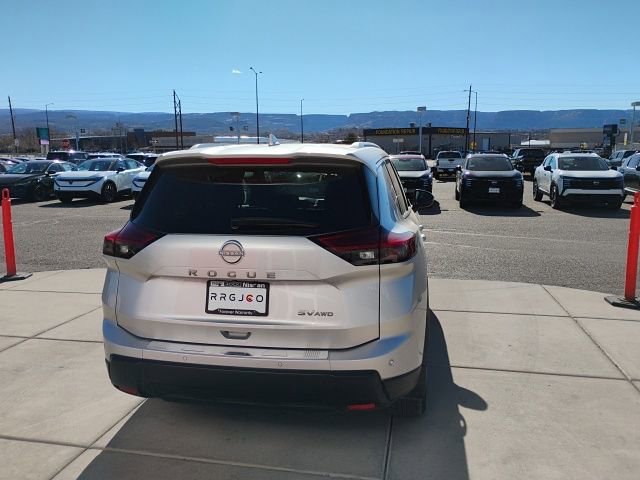 Used 2024 Nissan Rogue SV w/ SV Premium Package image 6