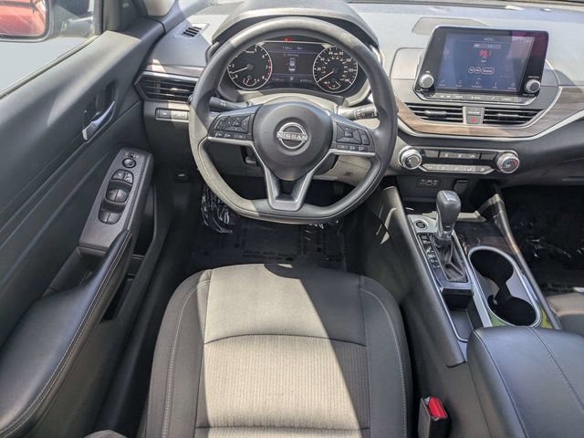 Used 2024 Nissan Altima 2.5 SV FWD image 15