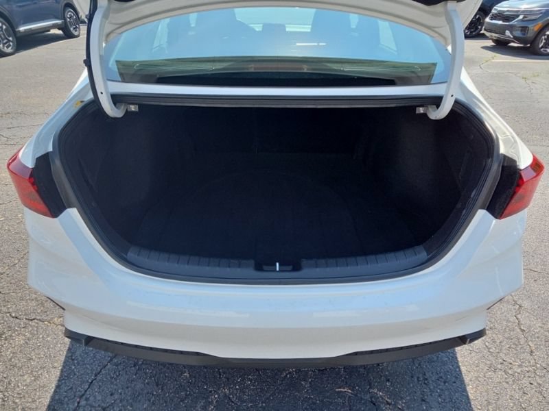 Used 2024 Kia Forte LXS FWD image 10